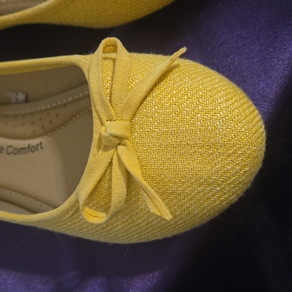 Falls Creek, Yellow, Sz 8, Ballet Style Slip-ons, Memory Foam, Bow Detail - Picture 10 of 10